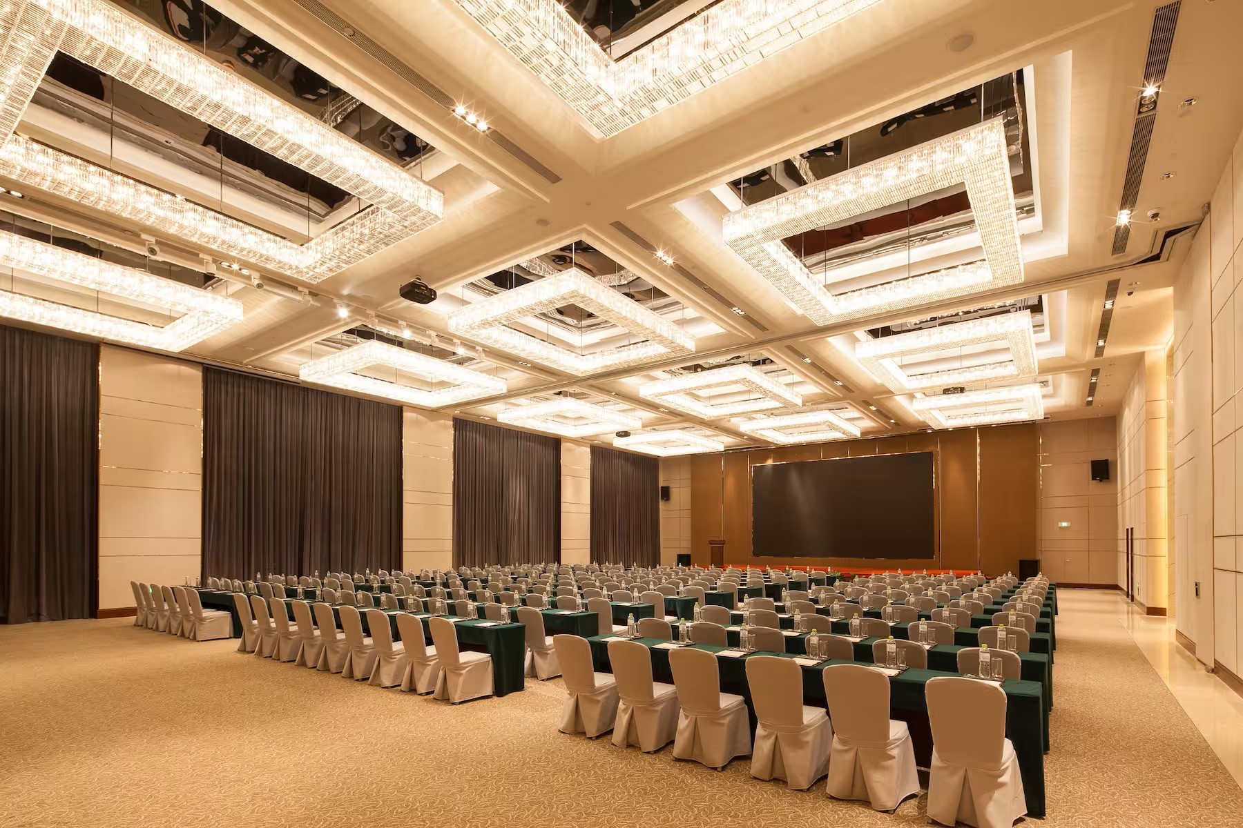 華美達(dá)酒店家具